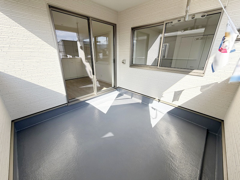 バルコニー バルコニー