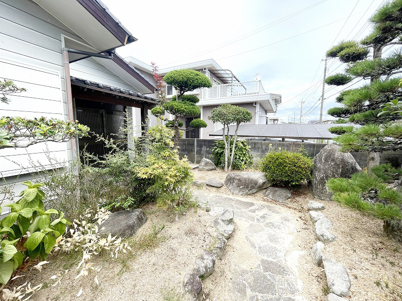 (玄関) (玄関)