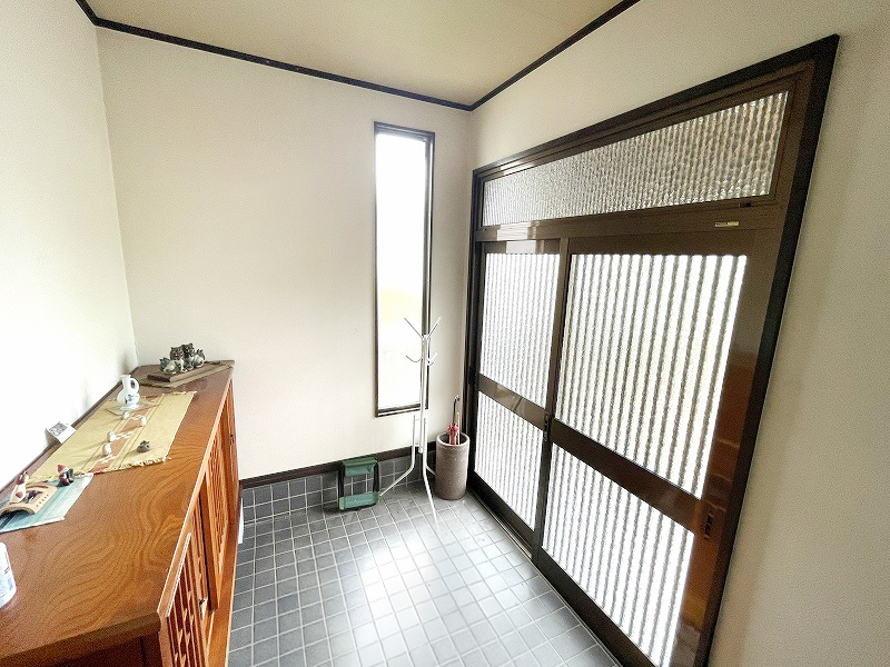 (玄関) (玄関)